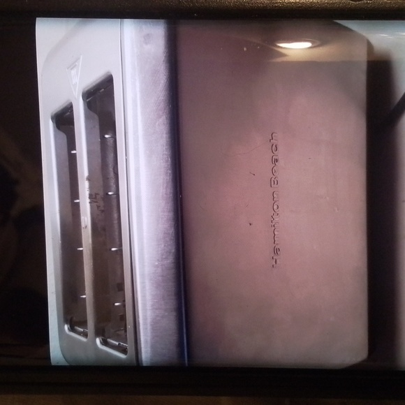 Hamilton Beach Toaster - 2 slice toaster - Picture 2 of 5